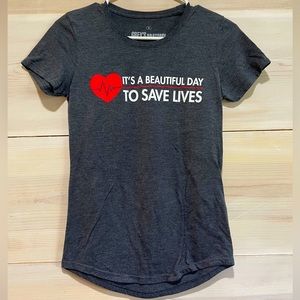 Beautiful day to save lives, Greys Anatomy shirt size small